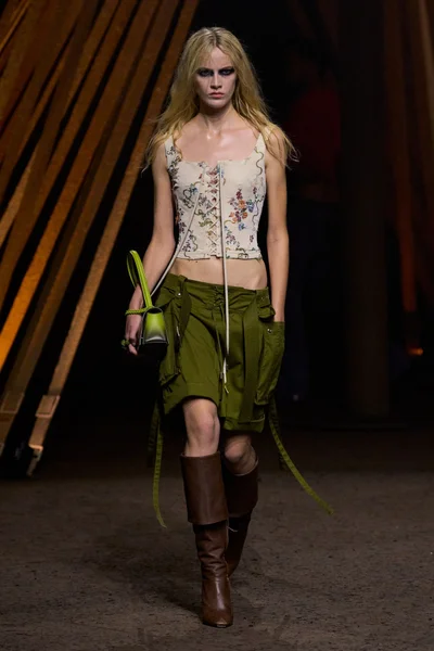 Look 27